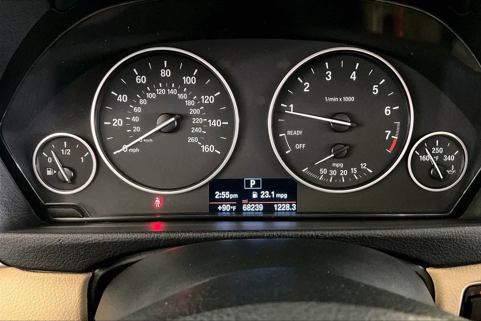 Used 2018 Glacier Silver Metallic BMW 320i image 24