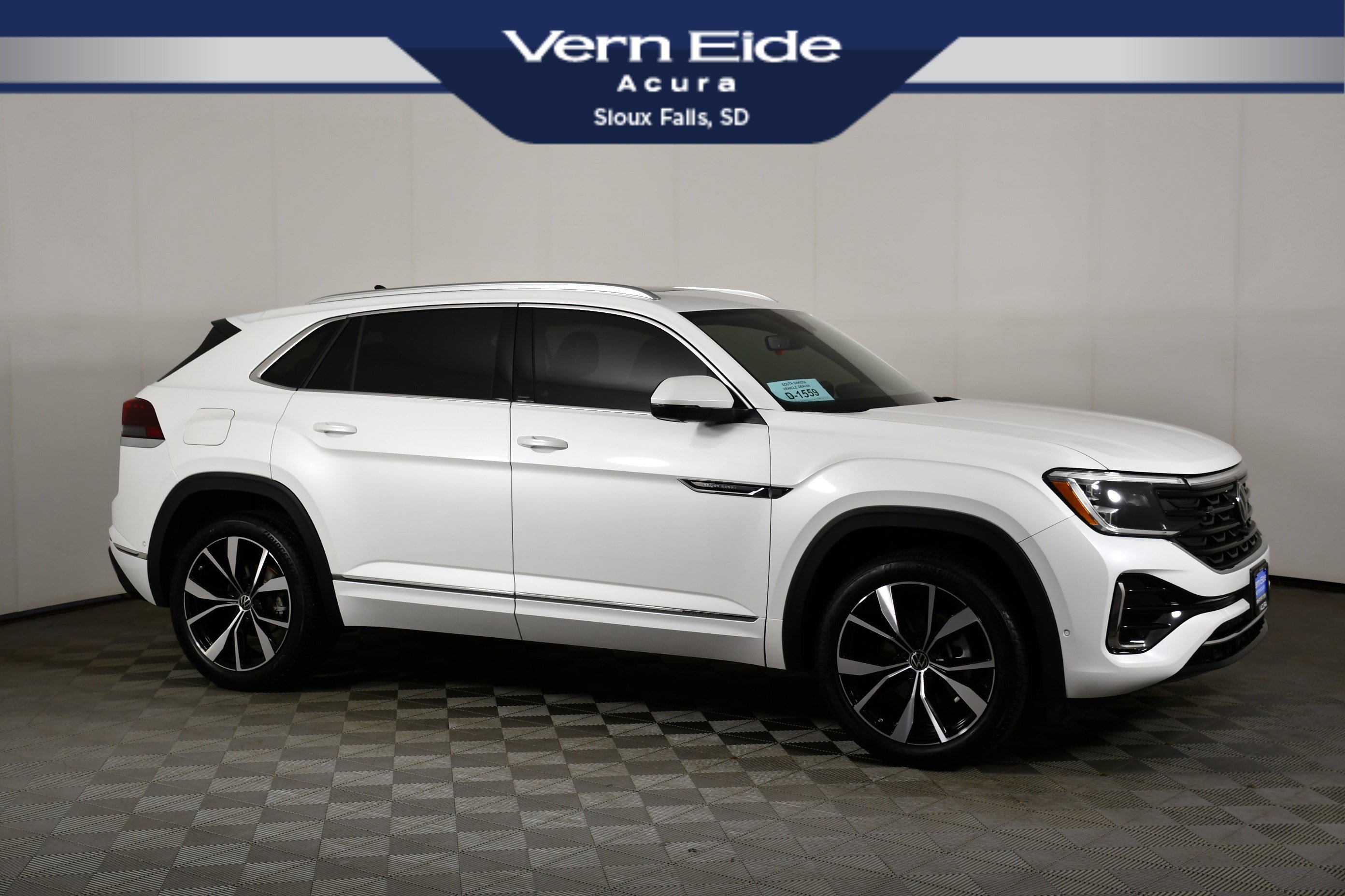 2024 Volkswagen Atlas Cross Sport 2.0T SEL Premium R-Line 4MOTION's photo
