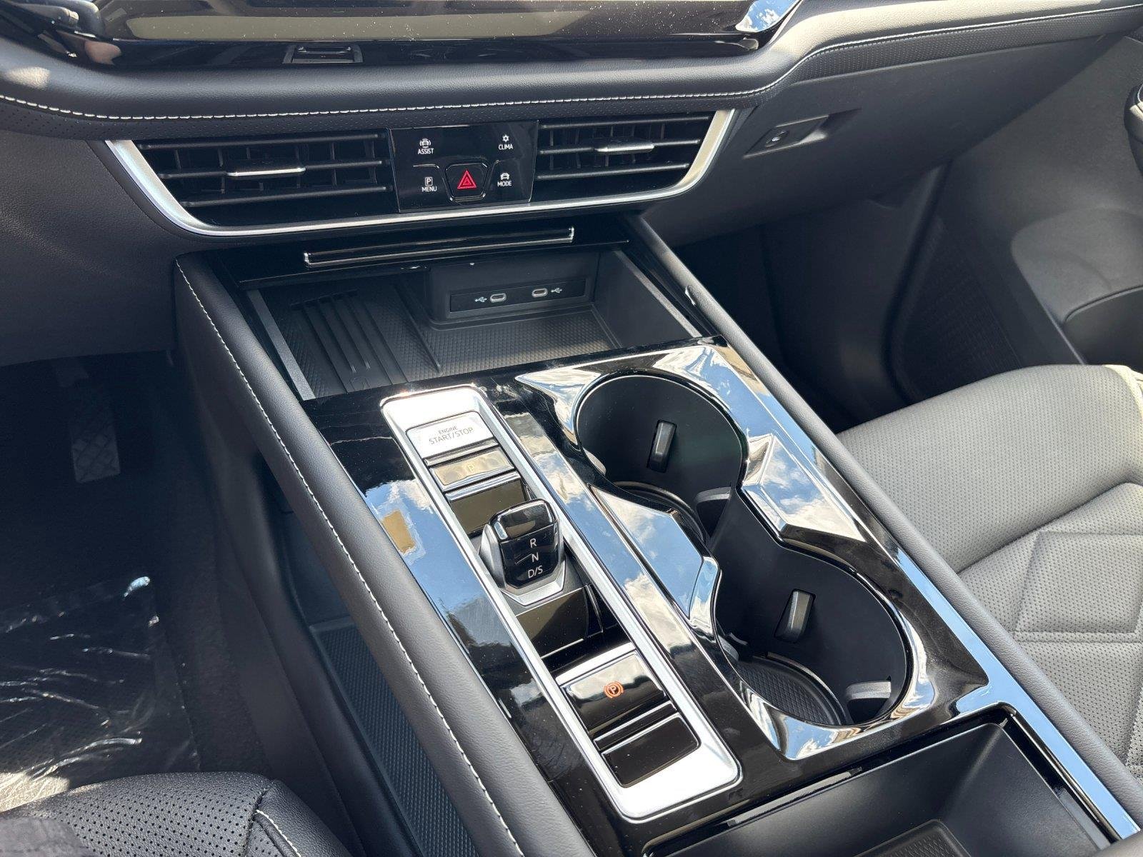 New 2026 pure gray Volkswagen 2.0T SE w/Technology image 26