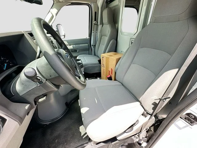 New 2026 Oxford White Ford Base image 13