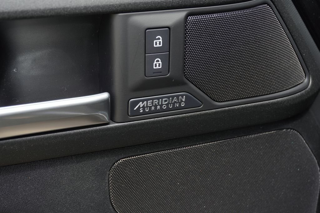 New 2026 Santorini Black Land Rover X image 11