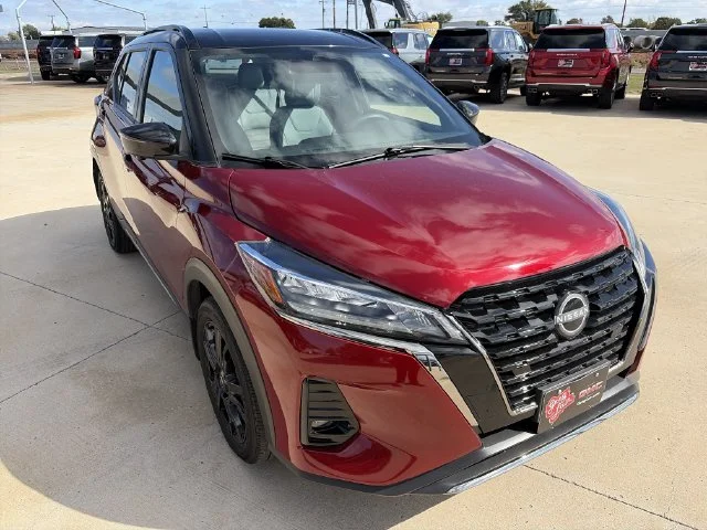Used 2023 Red Nissan SR image 7