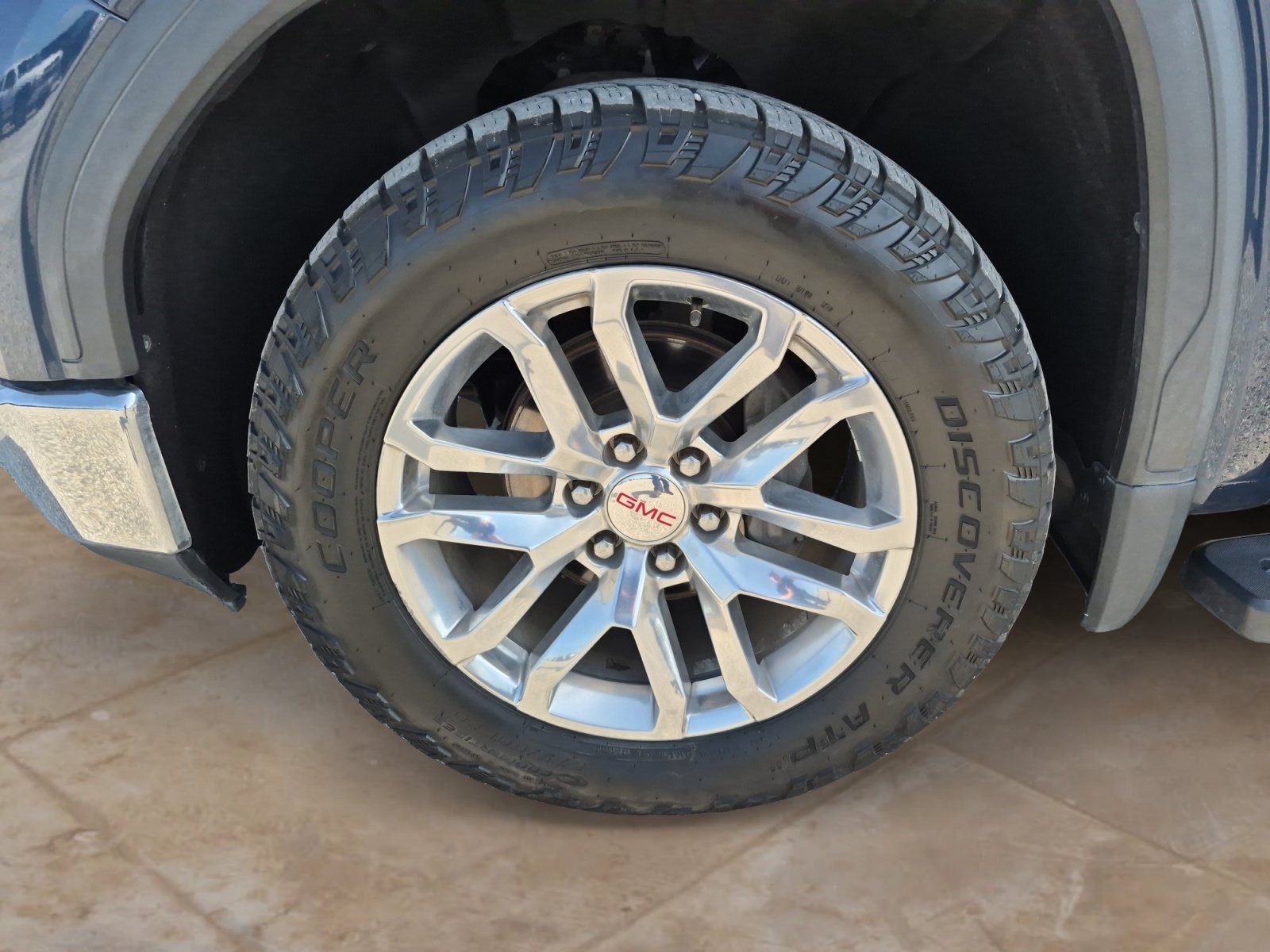 Used 2022 PACIFIC BLUE METALLIC GMC SLT image 29