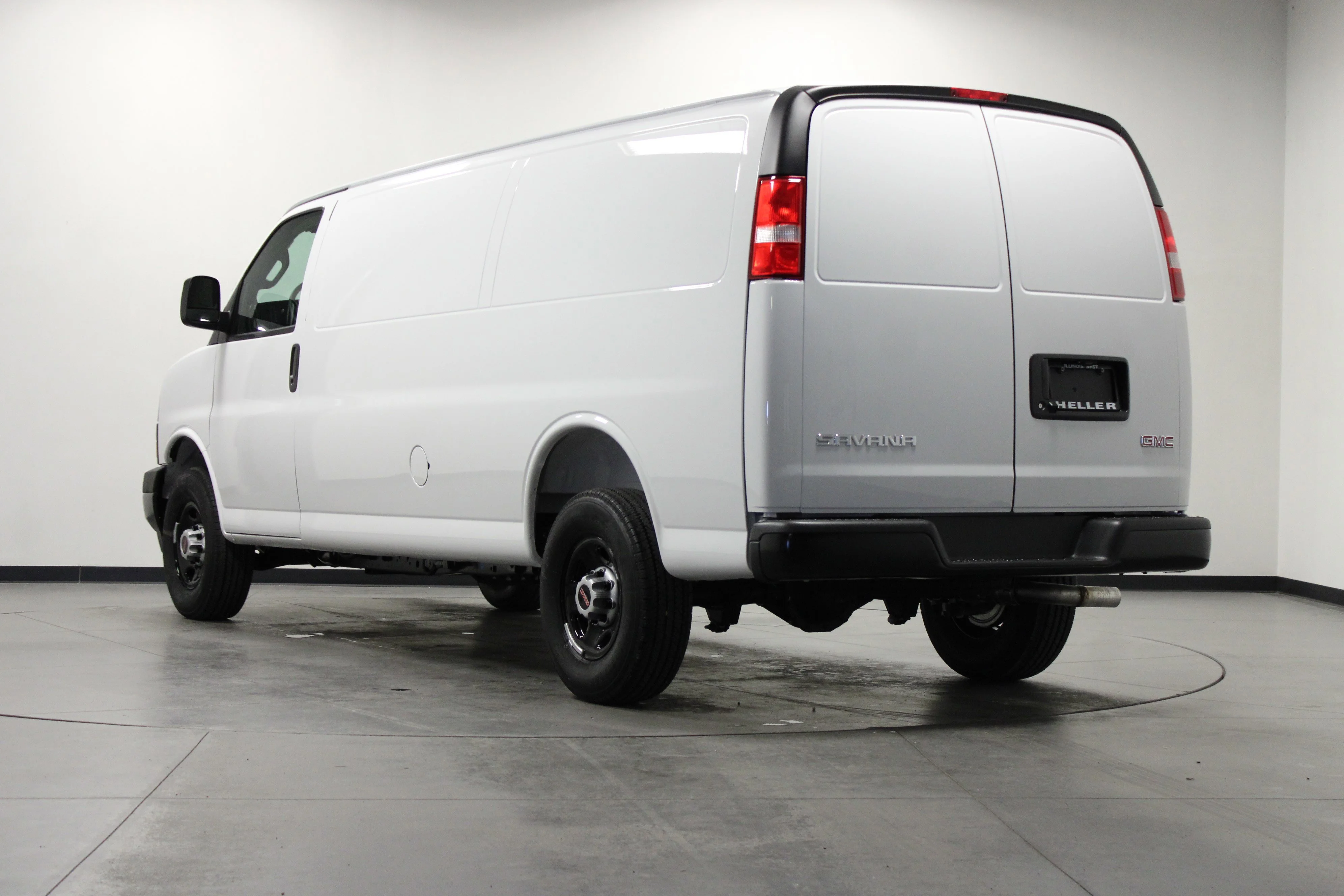 New 2026 Summit White GMC Work Van image 6