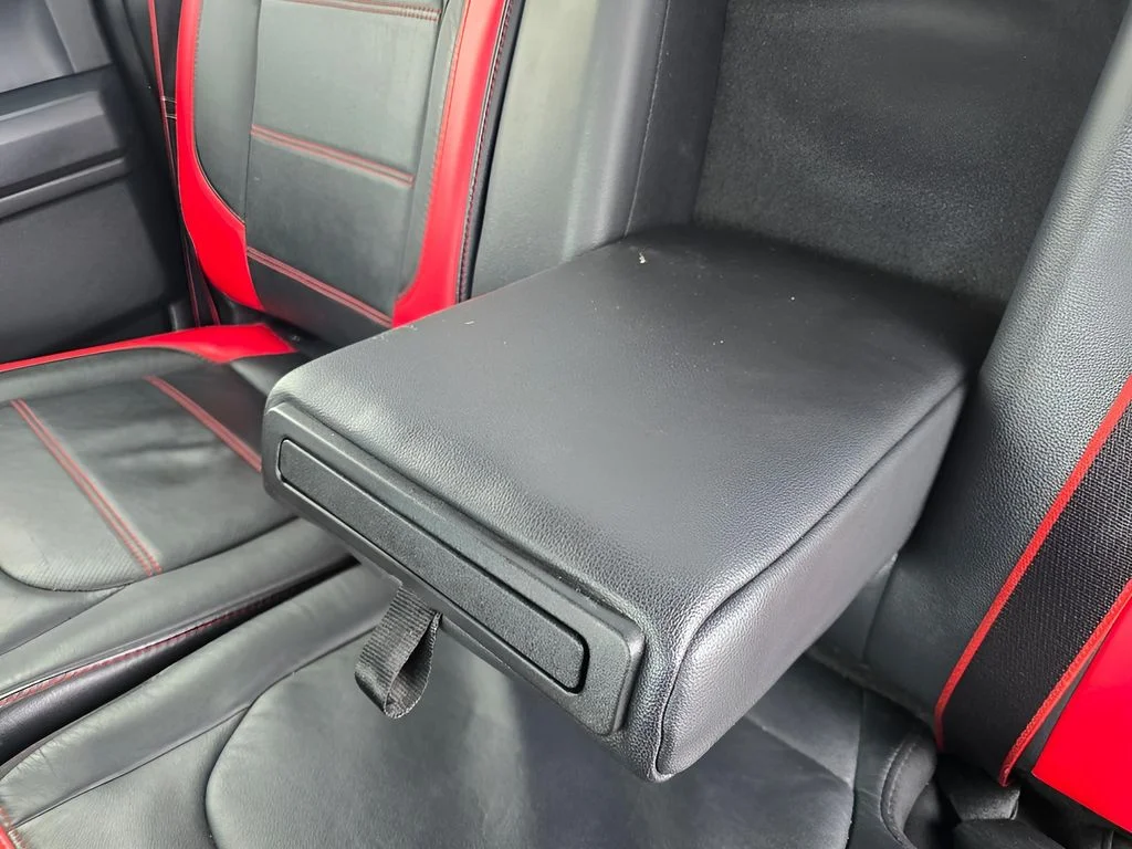Used 2018 SHADOW BLACK Ford LARIAT image 27