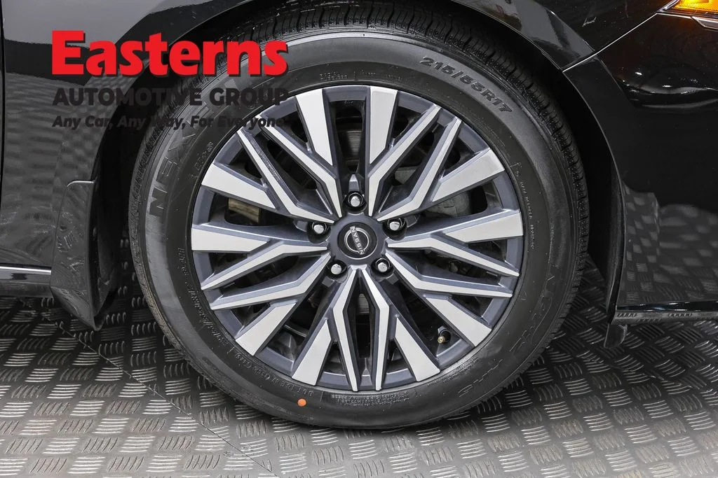 Used 2023 Black Nissan 2.5 SV image 31