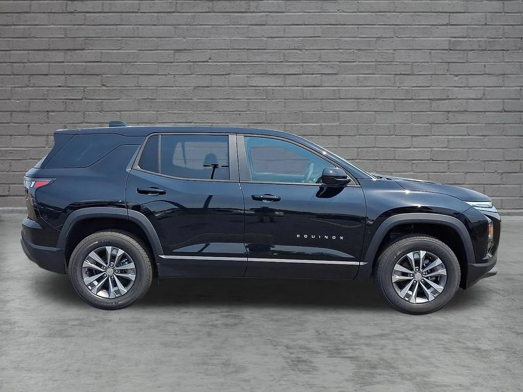 New 2027 Mosaic Black Metallic Chevrolet LT image 9