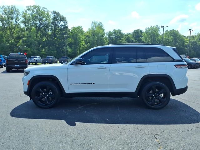 Certified Used 2023 Bright White Clearcoat Jeep Altitude X image 4