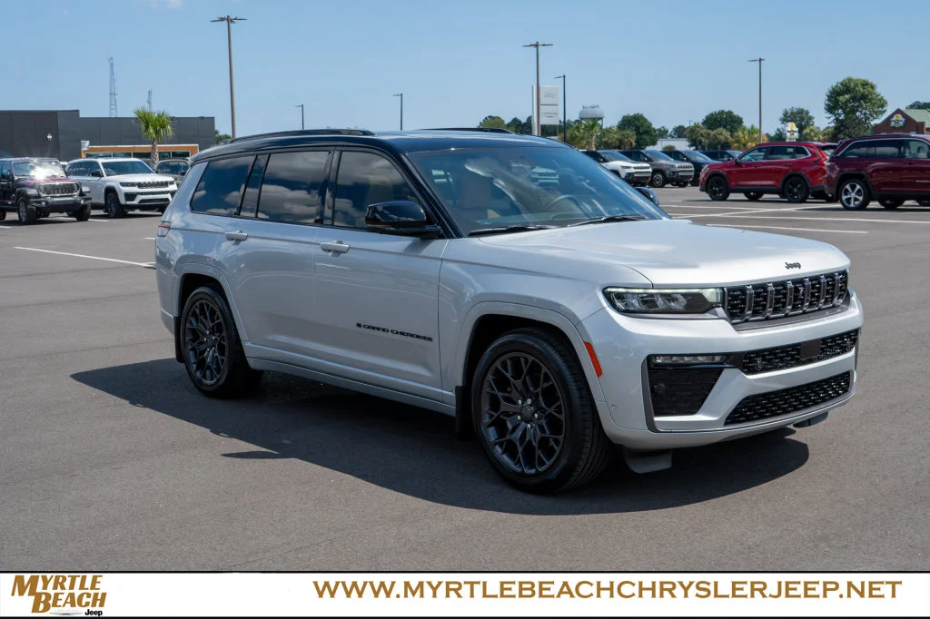 New 2026 Silver Zynith Exterior Paint Jeep Summit image 8