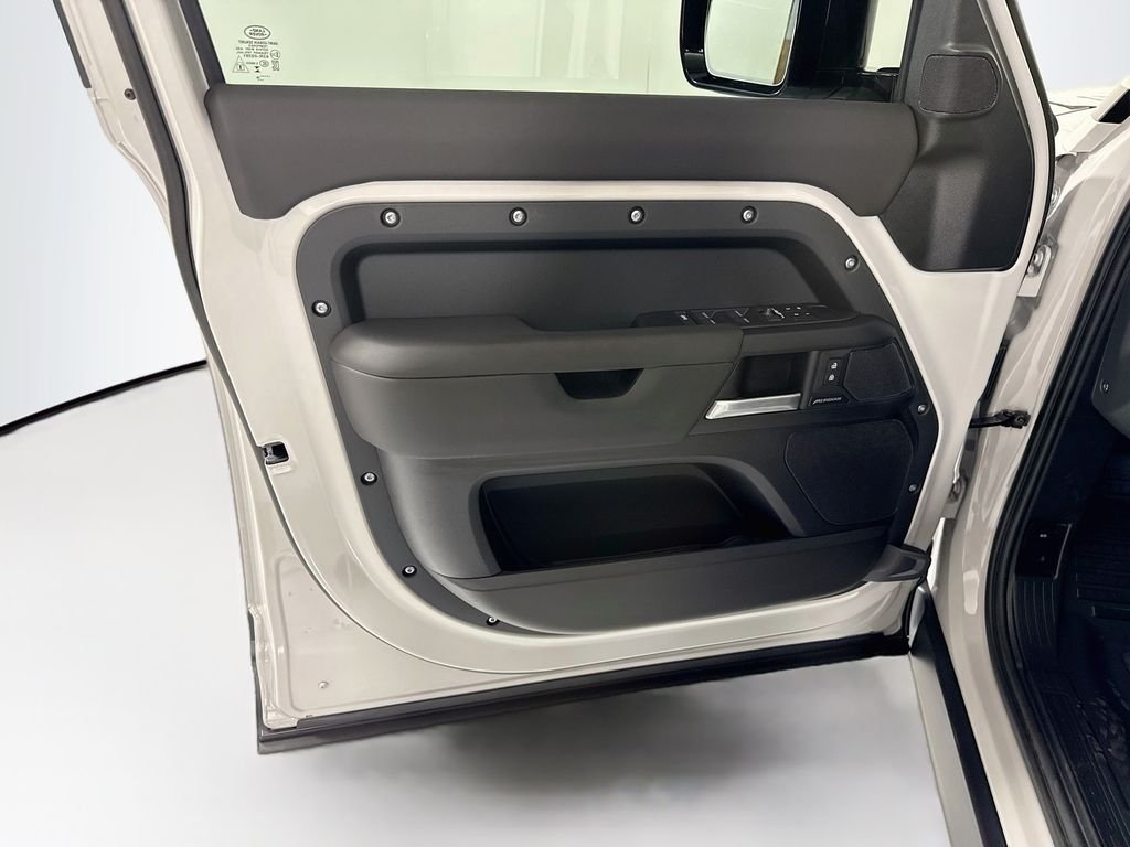 New 2026 Borasco Grey Land Rover S image 25