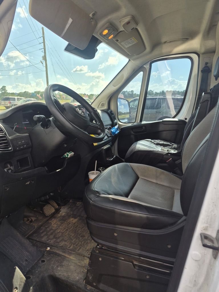 Used 2022 White Ram High Roof image 4