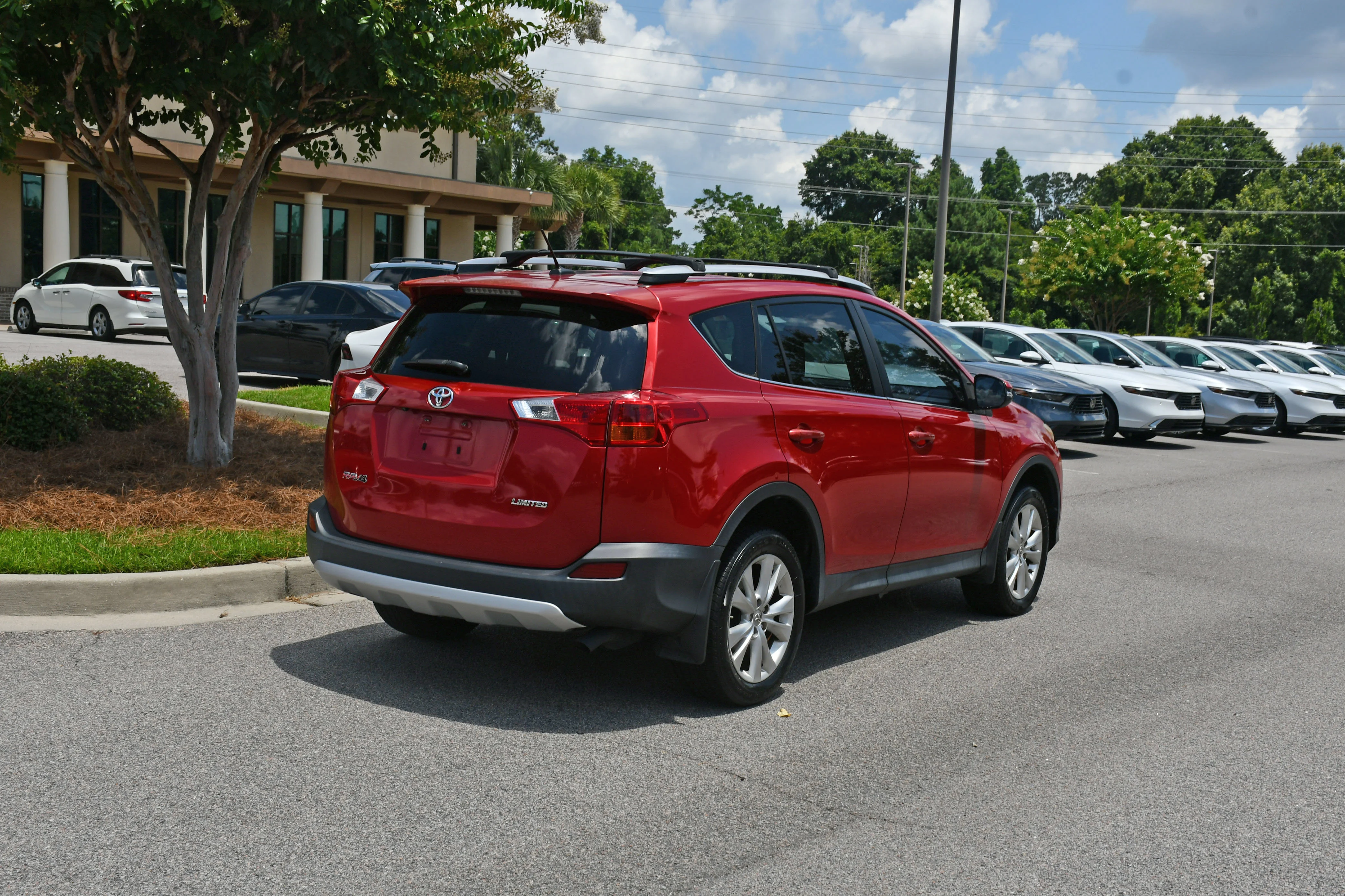 Used 2015 Red Toyota Limited image 4