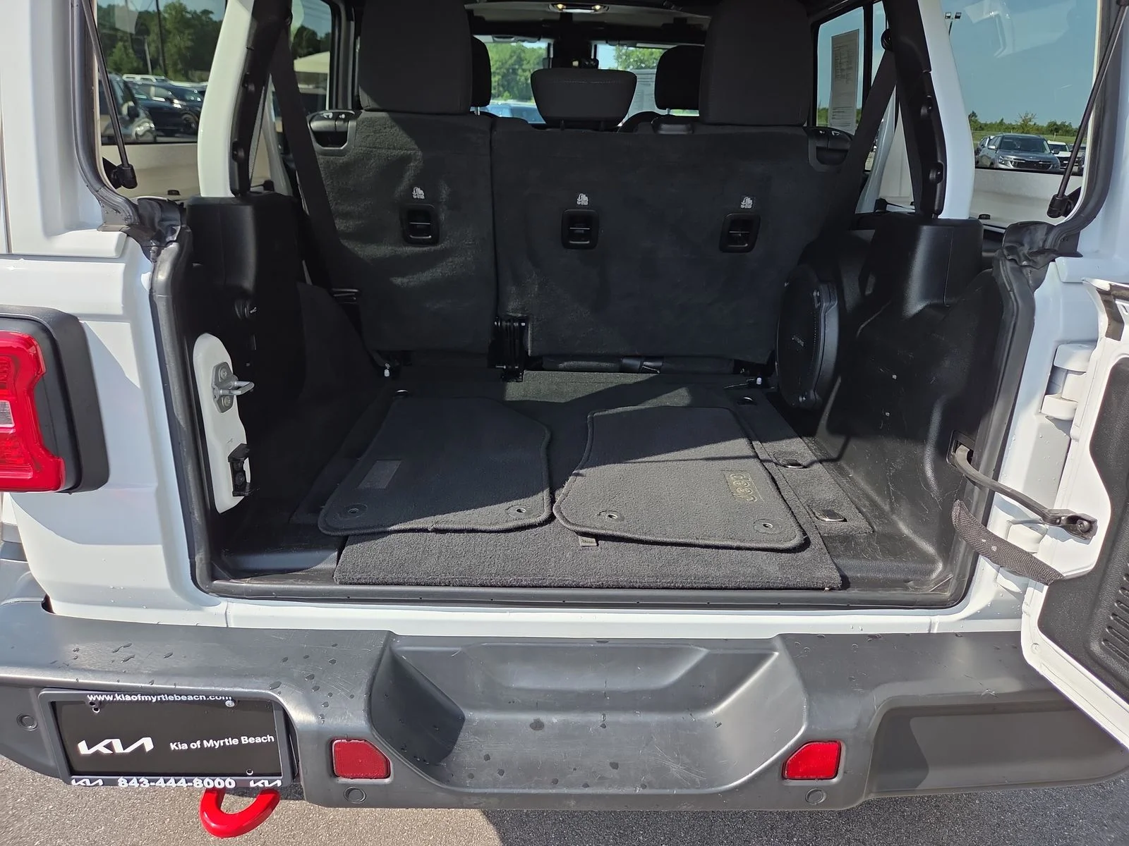 Used 2022 Bright White Clearcoat Jeep Unlimited Rubicon image 23