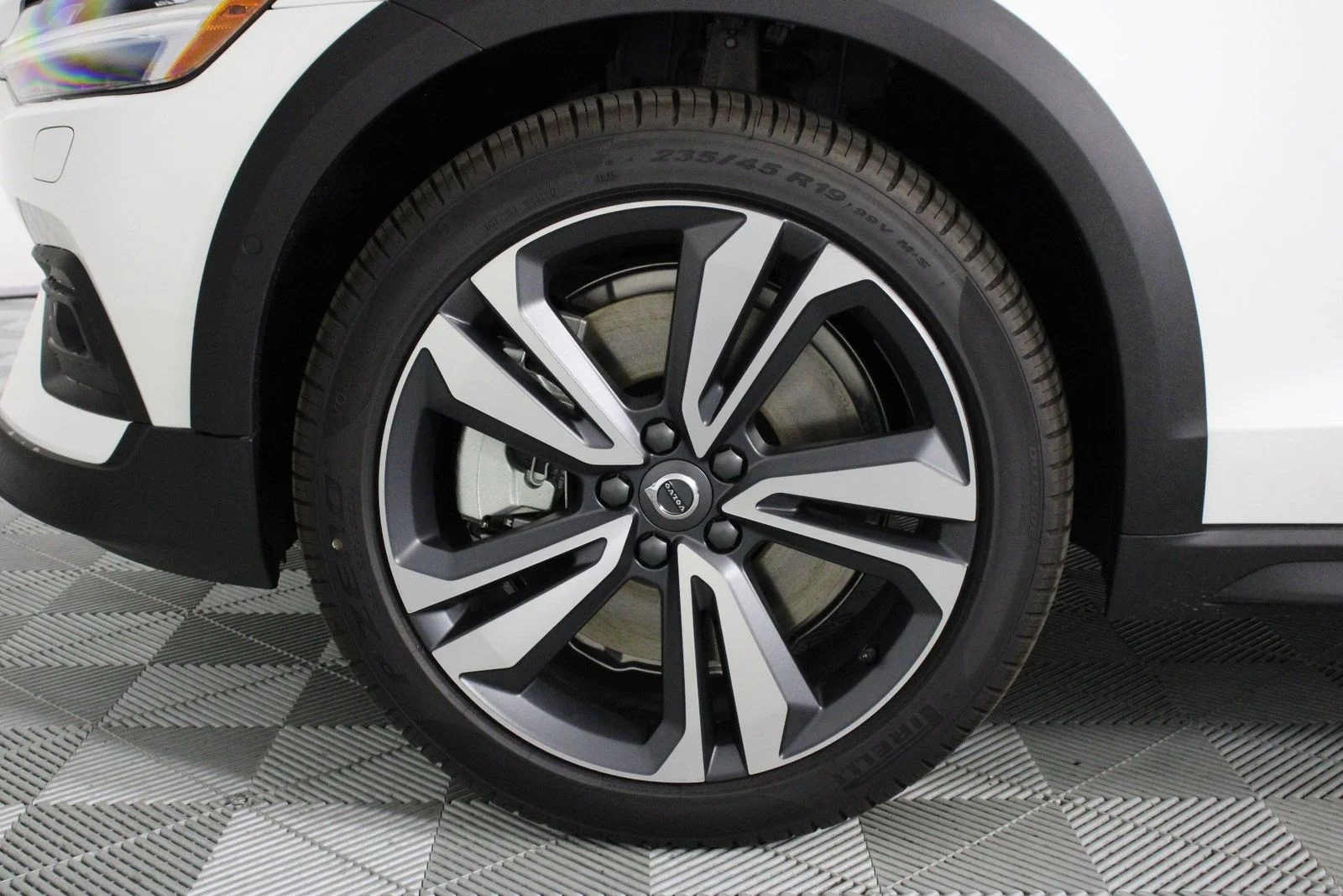2026 Volvo V60 Cross Country Plus - Photo 13