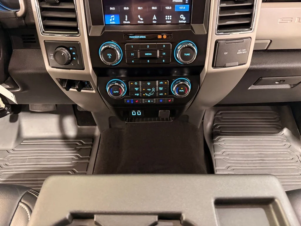 Used 2019 White Ford Lariat image 21