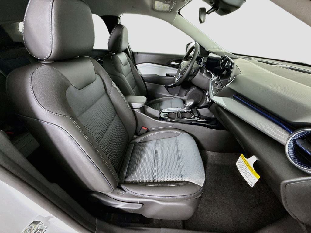 New 2026 Summit White Chevrolet LT image 25