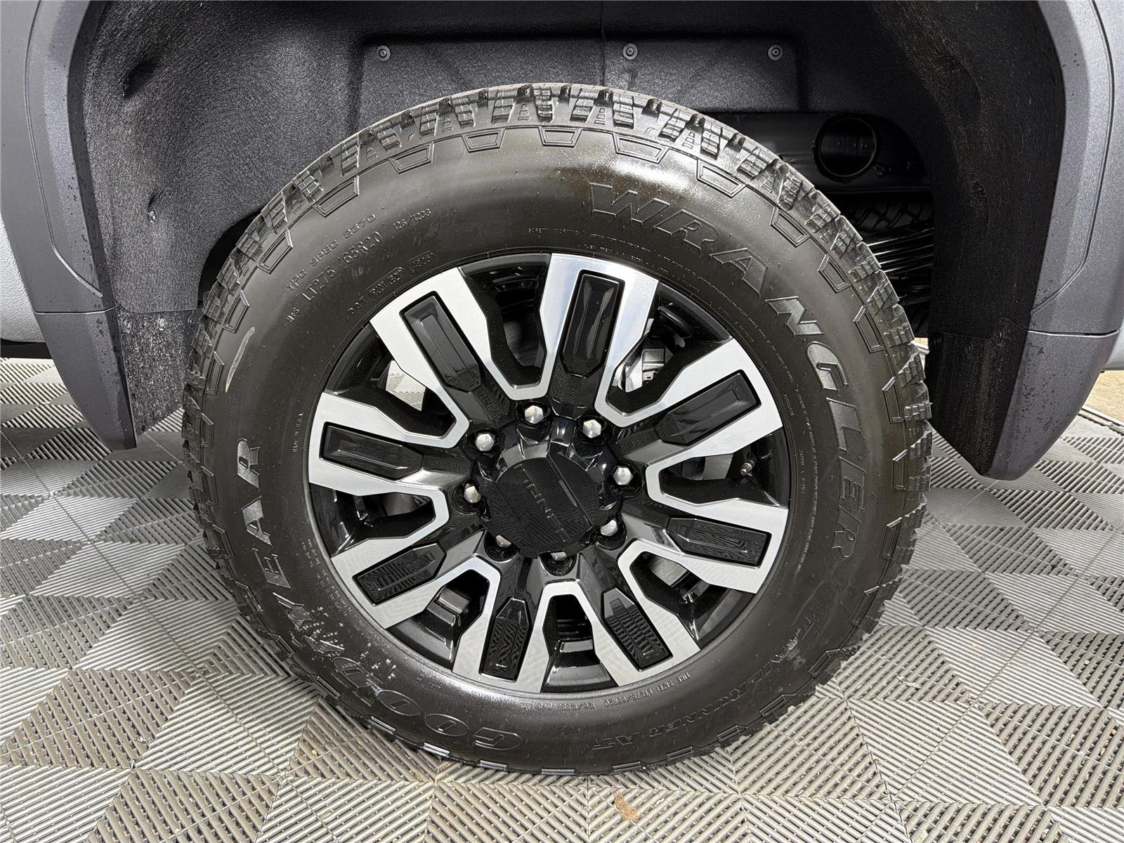 2026 GMC Sierra 2500HD Denali Ultimate - Photo 19