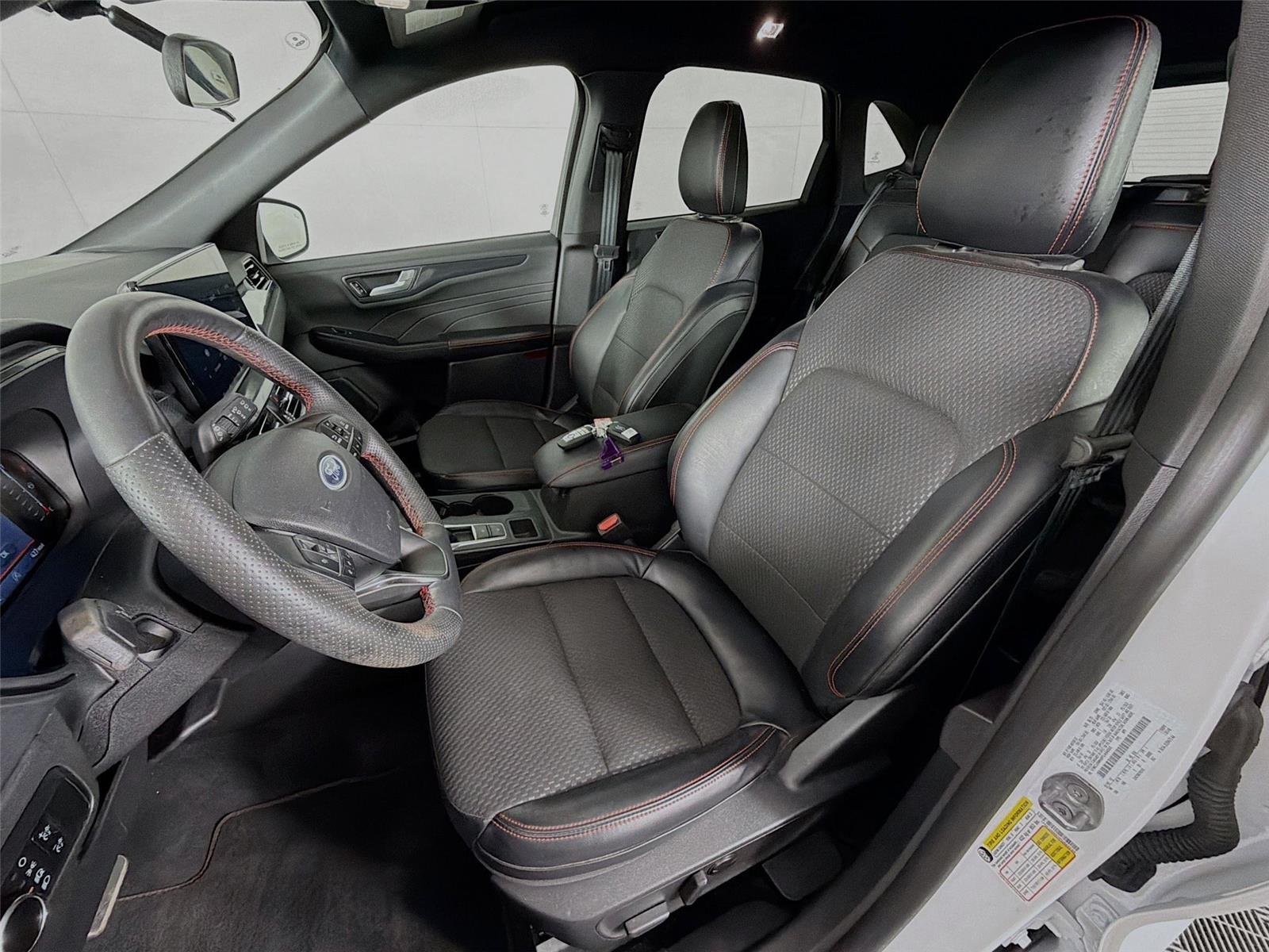 Used 2023 Oxford White Ford ST-Line image 2