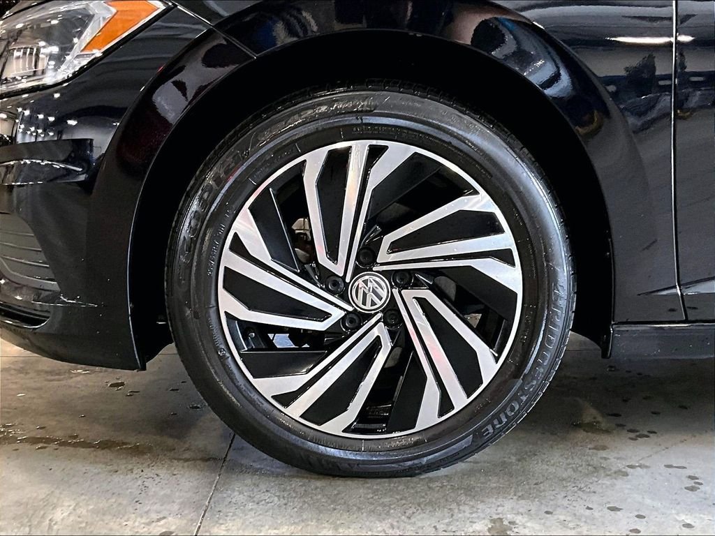Used 2021 Black Volkswagen SEL image 7