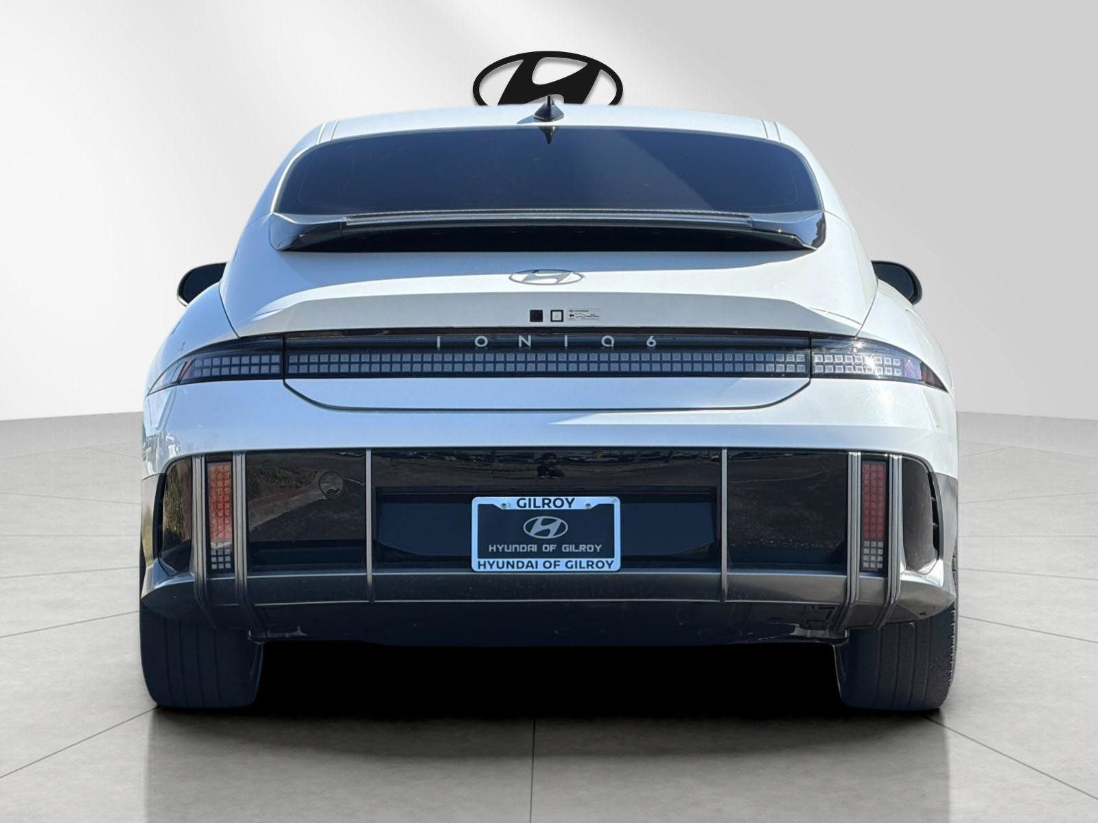 Used 2024 White Hyundai SEL image 4