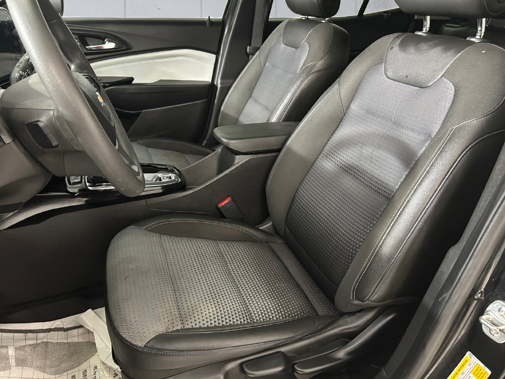 Used 2025 Black Chevrolet LT image 7