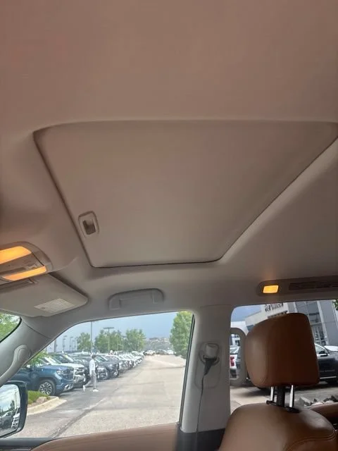 Used 2018 White Nissan Platinum image 8