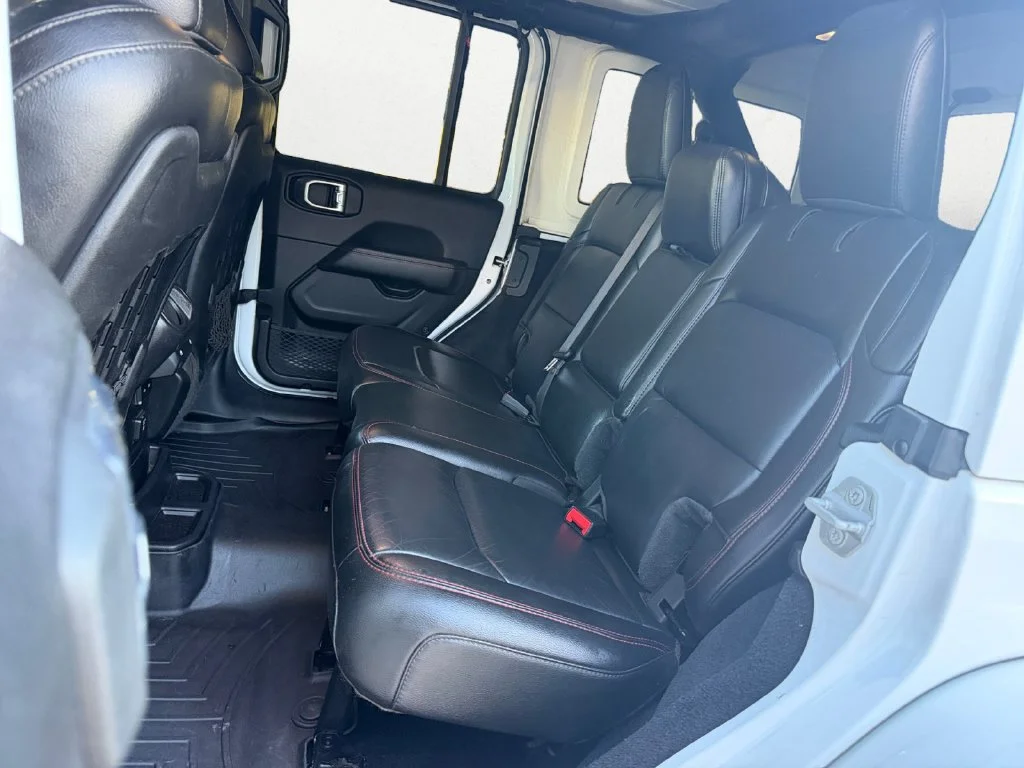 Used 2020 White Jeep Unlimited Rubicon image 10