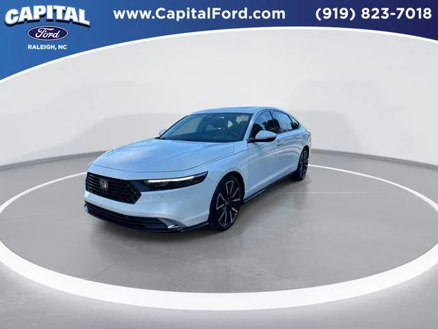 Used 2023 White Honda Touring image 4