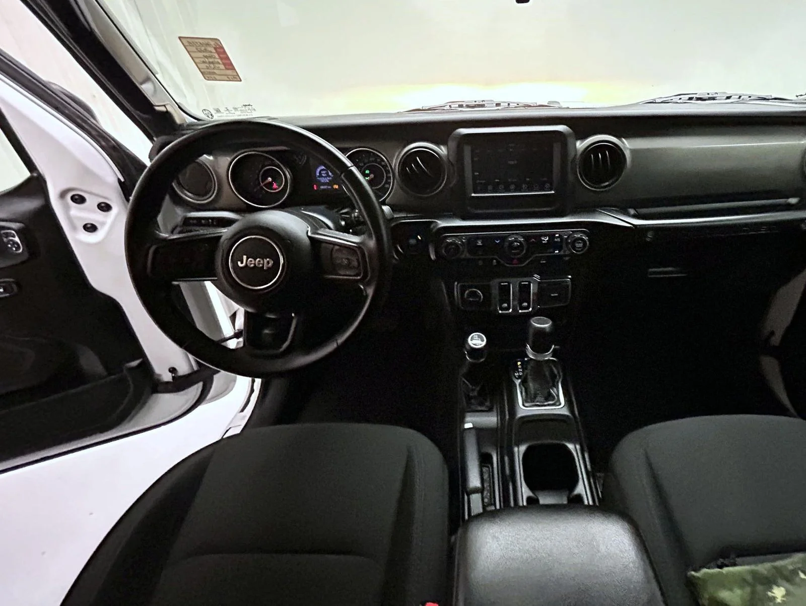 Used 2022 White Jeep Sport S image 15