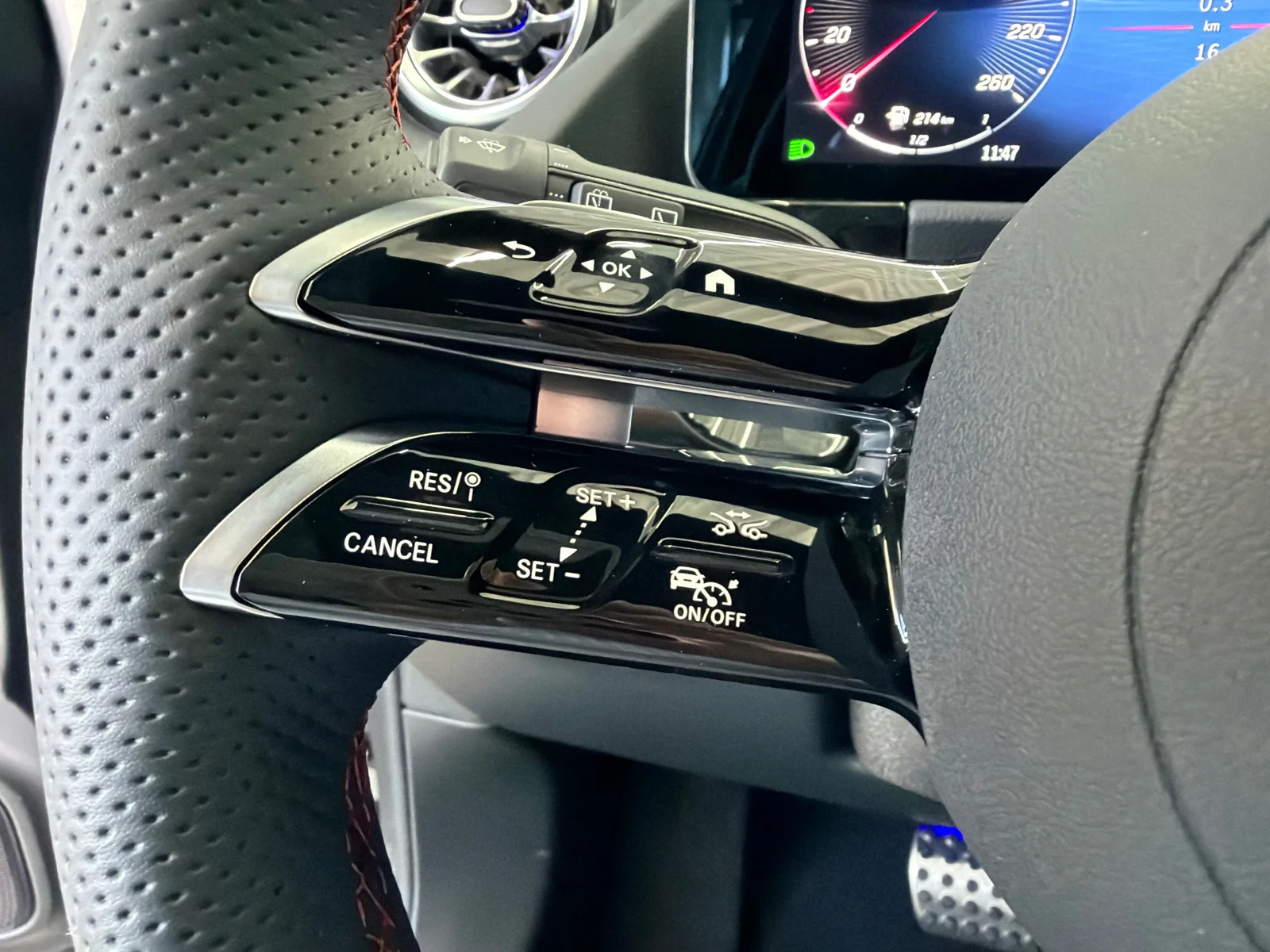 New 2026 Grey Mercedes-Benz GLA 250 4MATIC SUV image 15
