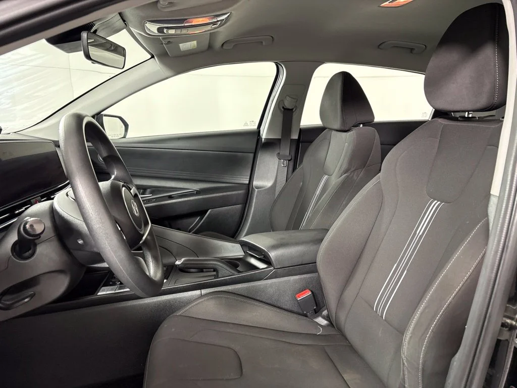 Used 2024 Black Hyundai SEL image 27