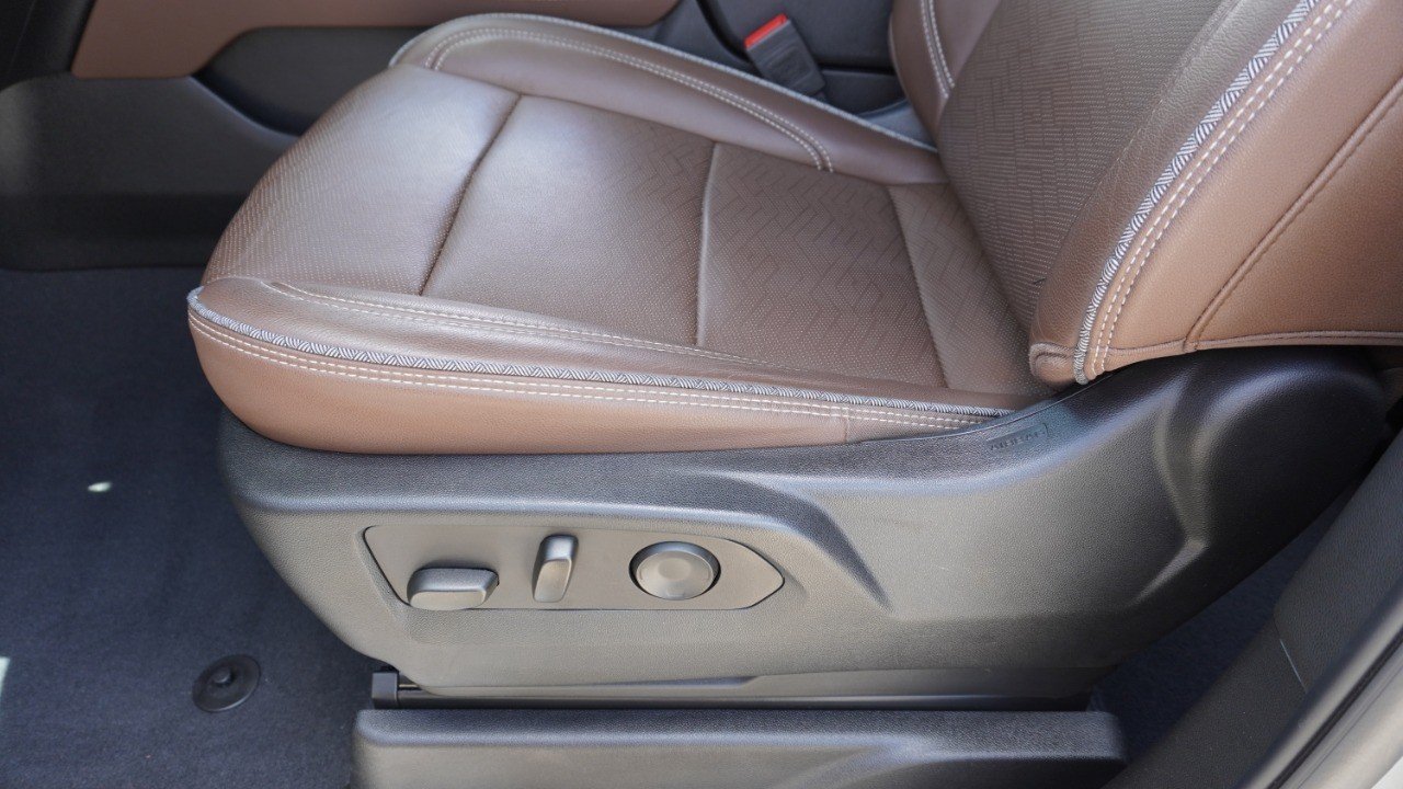 Used 2024 Gray Chevrolet High Country image 27