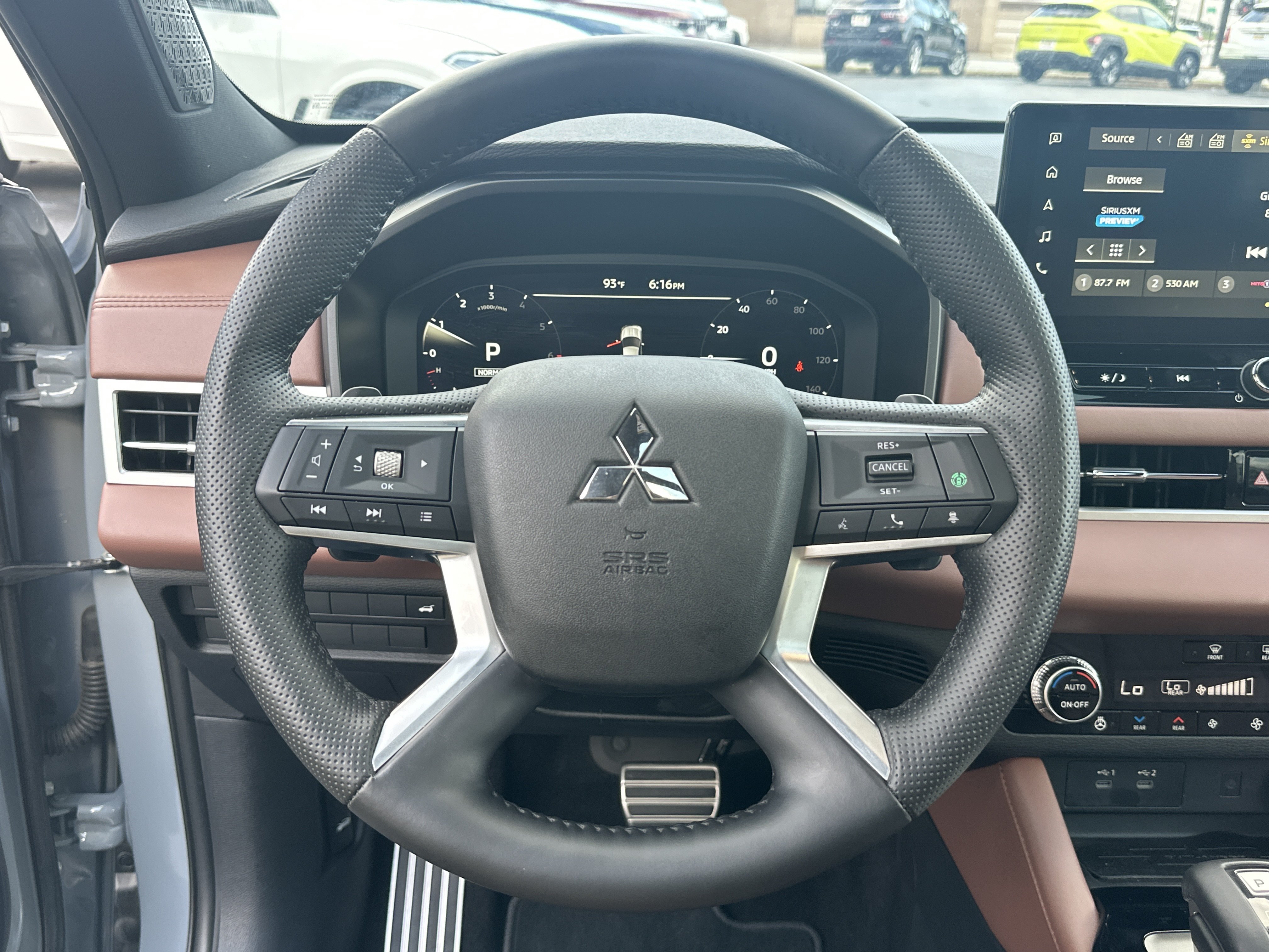 Used 2025  Mitsubishi SEL image 27