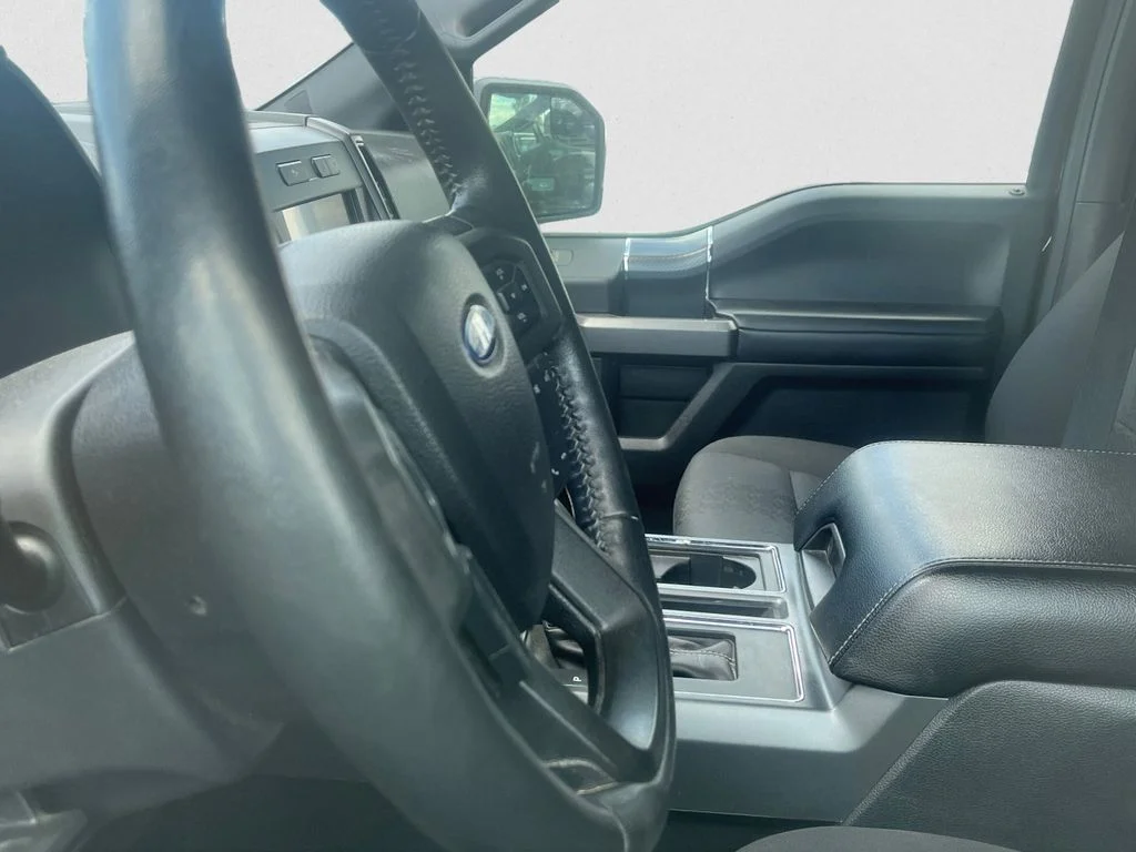 Used 2020 Black Ford XLT image 7