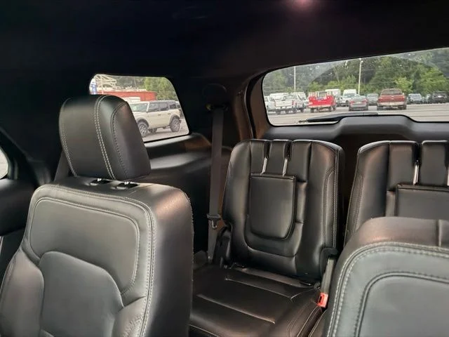 Used 2018 White Ford Limited image 13