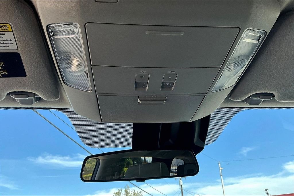 Used 2018 Silver Toyota SR5 image 12