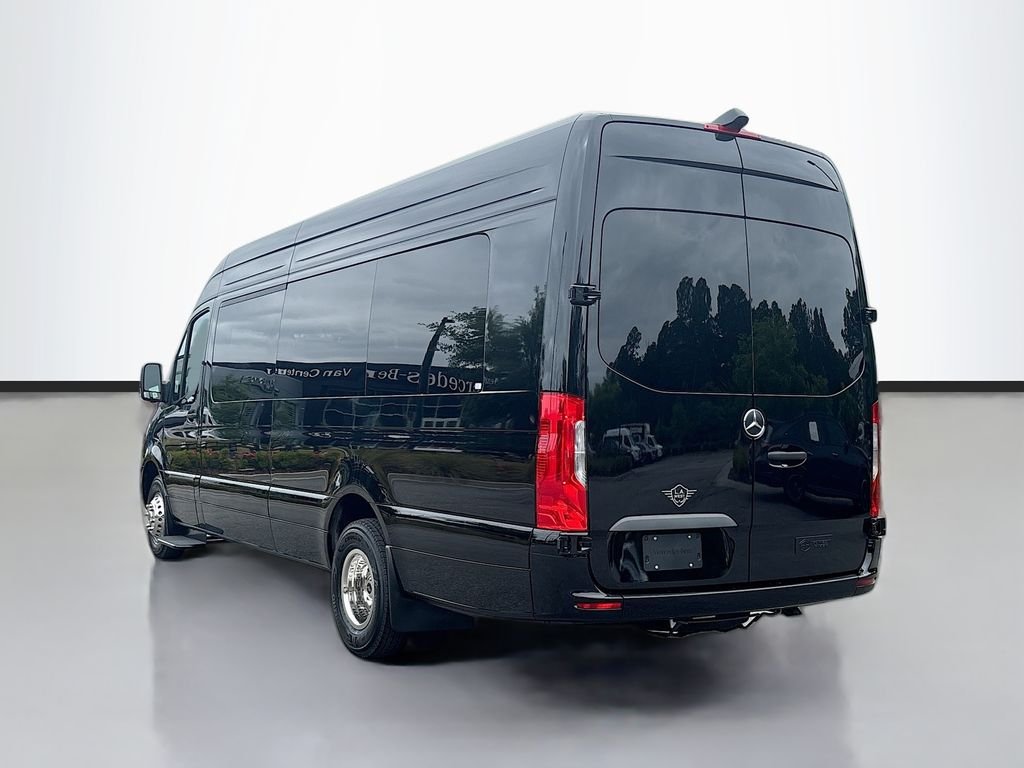 New 2025  Mercedes-Benz 15 Passenger Sliding Door image 5