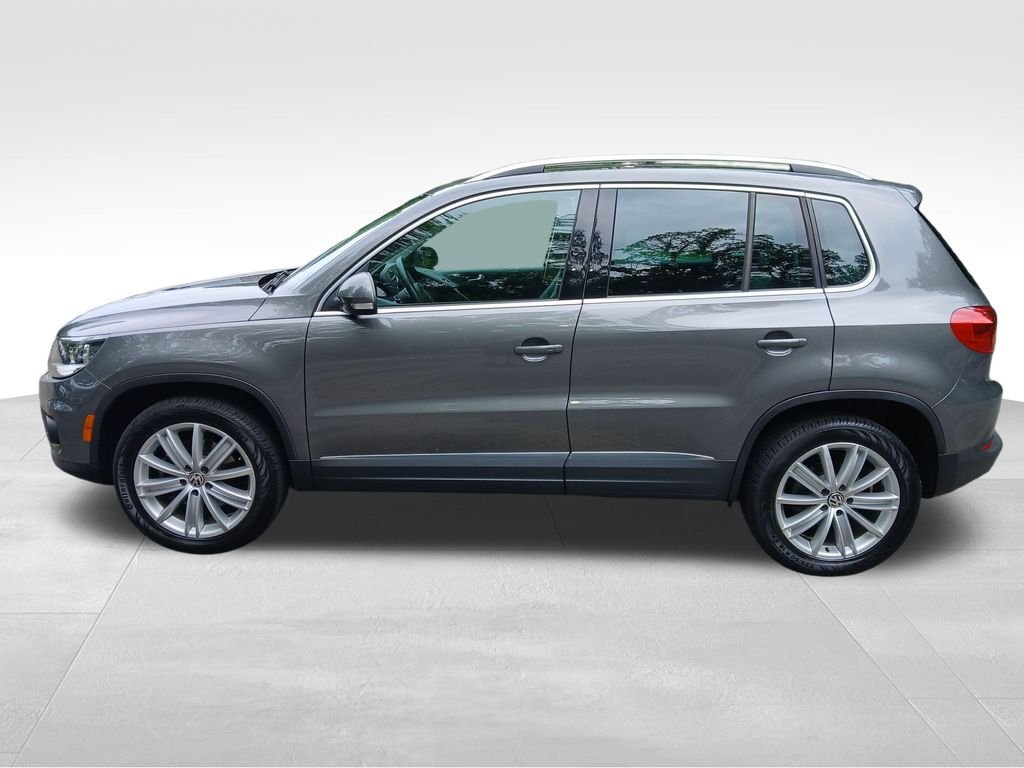 Used 2015 Gray Volkswagen SEL image 2