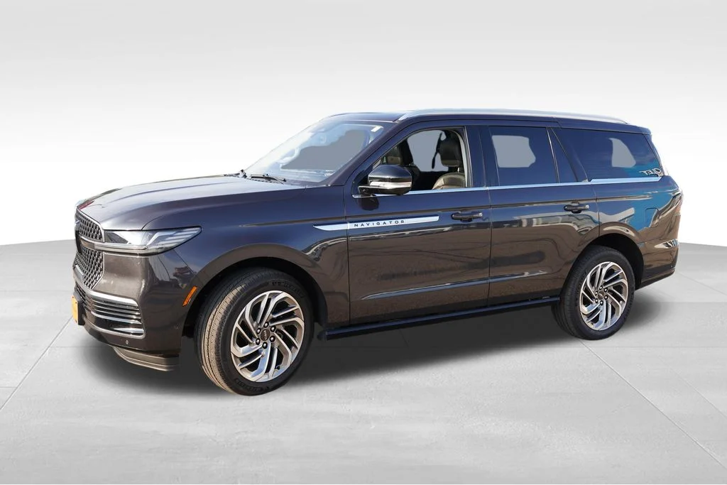 Used 2025 Starlight Gray Premium Colorant Lincoln Reserve image 10