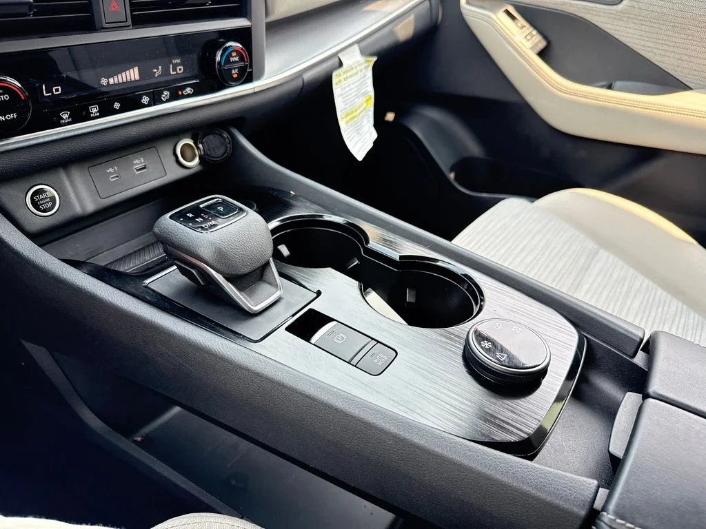Used 2023 White Nissan SV image 21