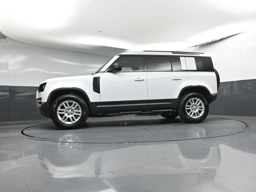 Certified Used 2025 White Land Rover S image 30