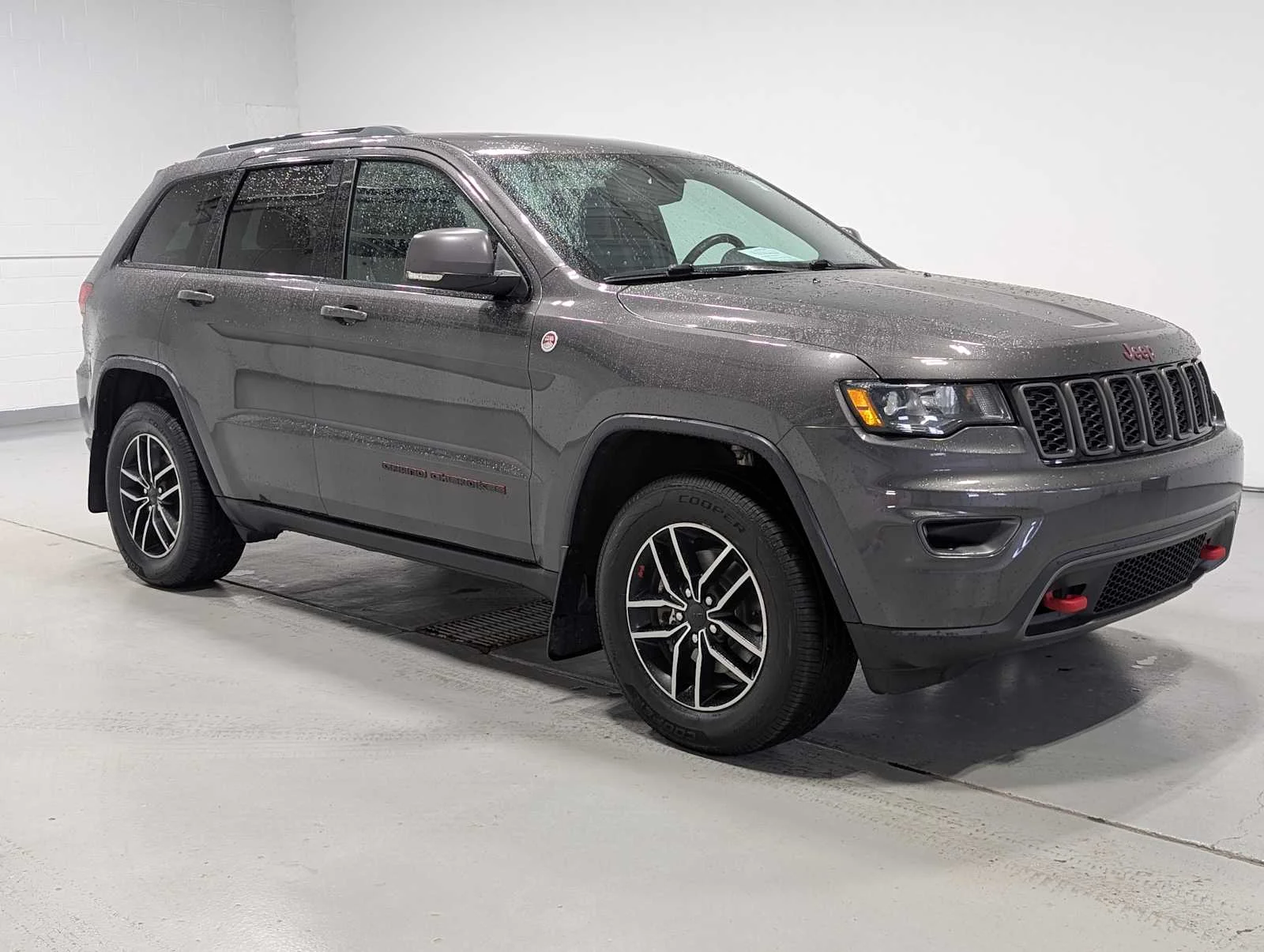 Used 2019 Granite Crystal Metallic Clearcoat Jeep Trailhawk image 6