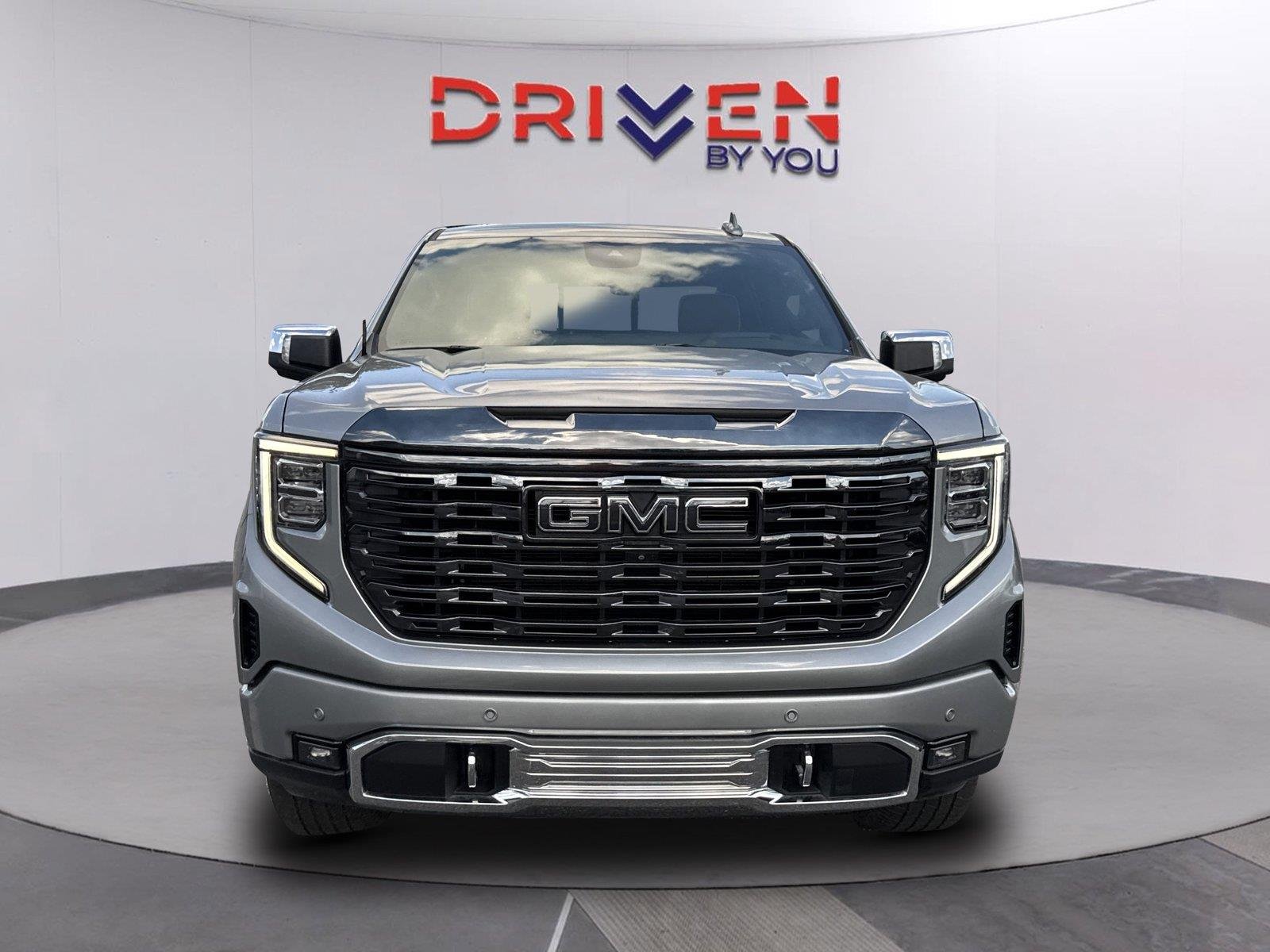 Used 2023 STERLING METALLIC GMC Denali Ultimate image 9