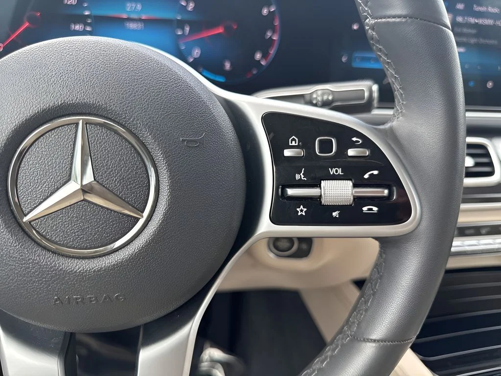 Used 2020 White Mercedes-Benz GLE 350 image 16