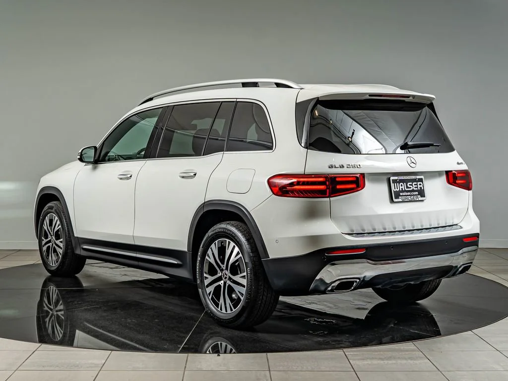 Used 2026 Polar White Mercedes-Benz GLB 250 image 7