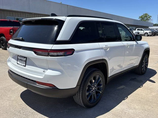 New 2026 Bright White Clear-Coat Exterior Paint Jeep  image 3