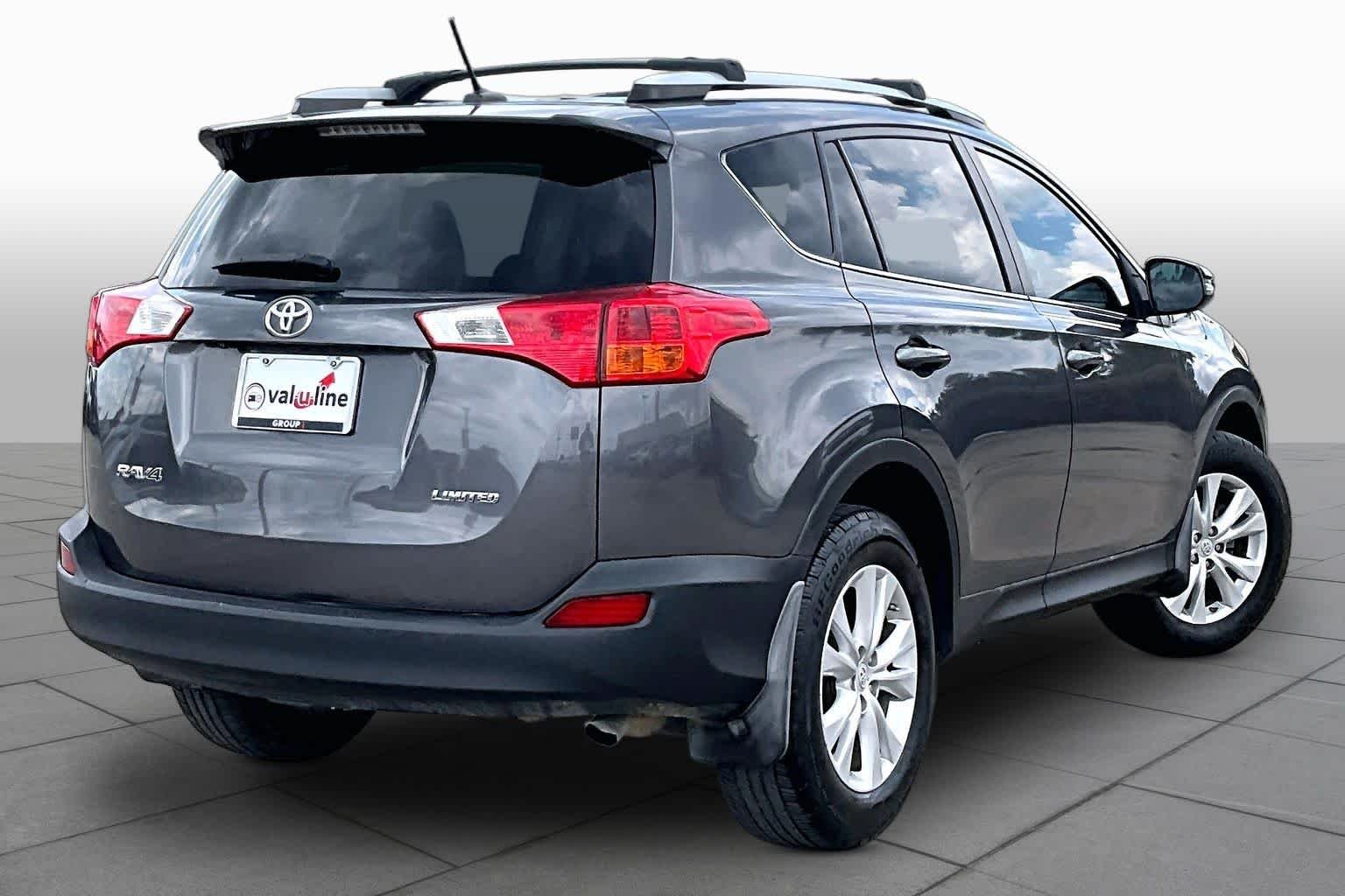 Used 2014 Magnetic Gray Metallic Toyota Limited image 13