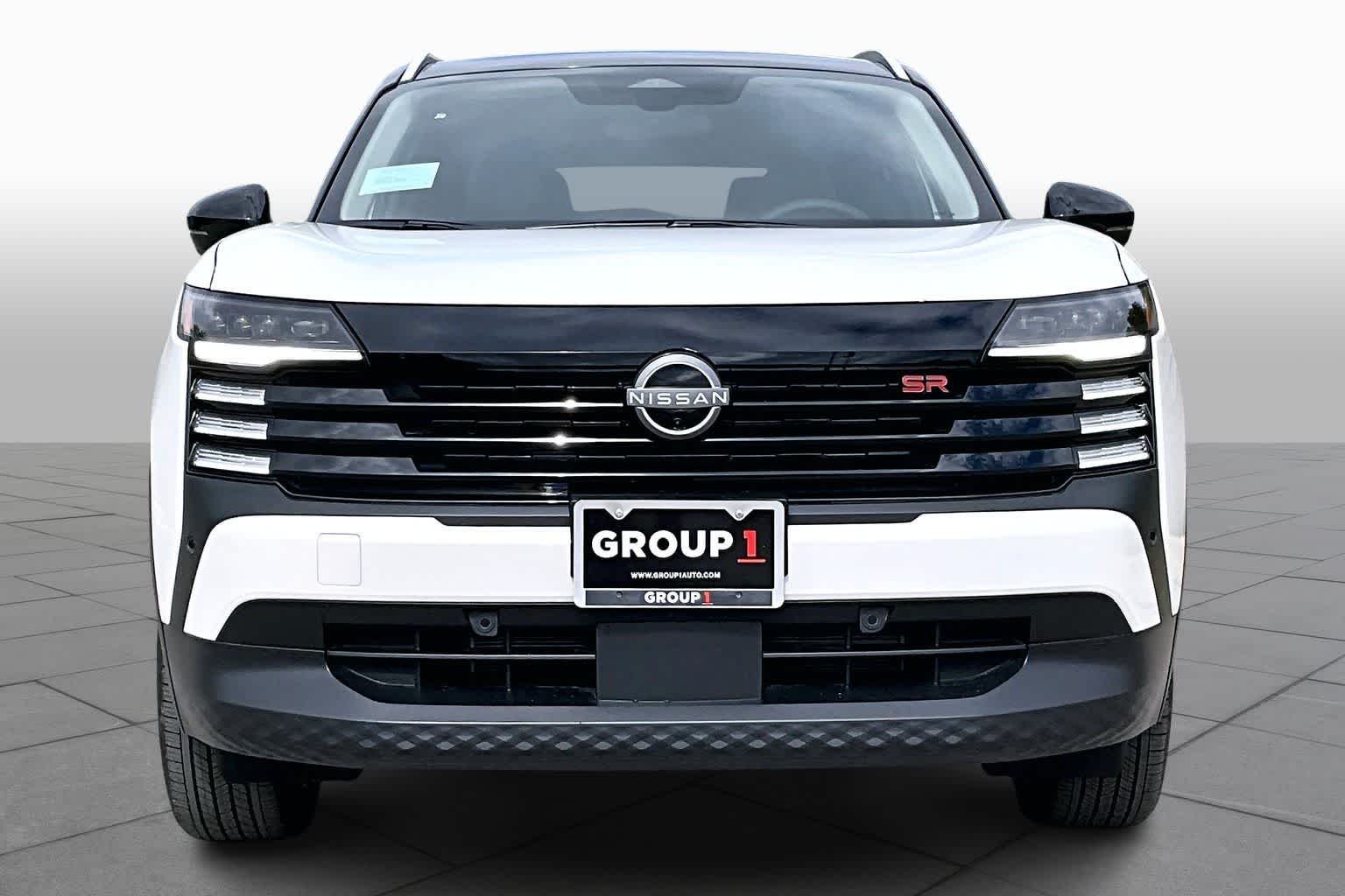 New 2026 Aspen White TriCoat / Super Black Two-tone Nissan SR image 3