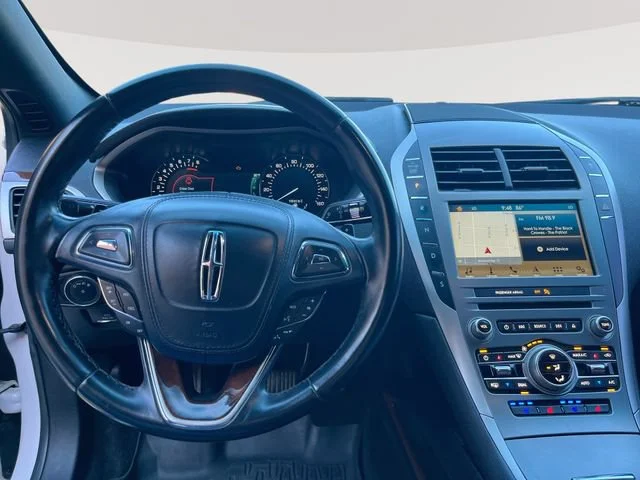 Used 2017 White Lincoln Reserve image 17