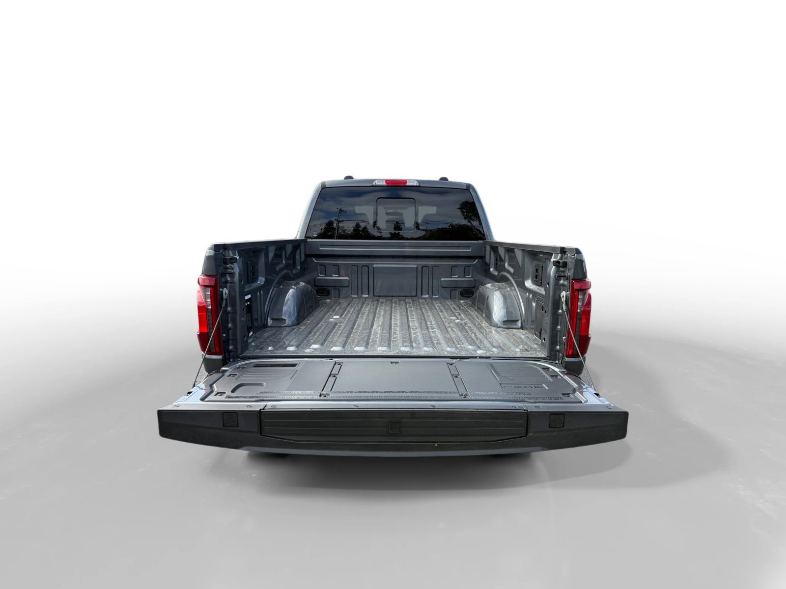 New 2026 Carbonized Gray Metallic Ford XLT image 17